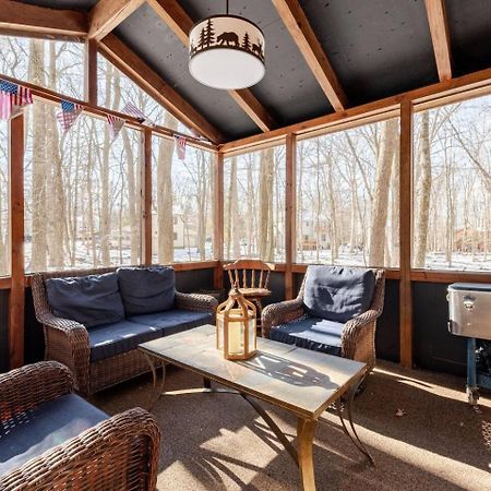 Cozy Cabin At Poconos With Hot Tub And Fire Pit อีสต์สเตราด์สเบิร์ก ภายนอก รูปภาพ