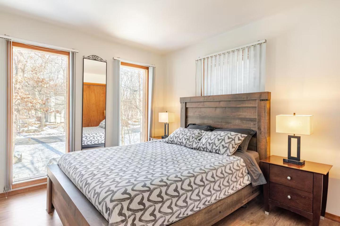 Cozy Cabin At Poconos With Hot Tub And Fire Pit อีสต์สเตราด์สเบิร์ก ภายนอก รูปภาพ