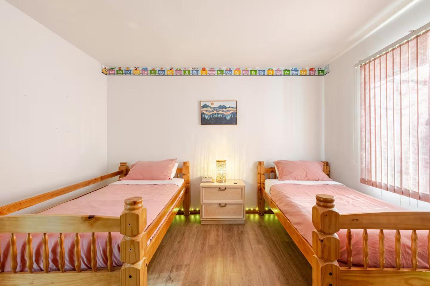 Cozy Cabin At Poconos With Hot Tub And Fire Pit อีสต์สเตราด์สเบิร์ก ภายนอก รูปภาพ