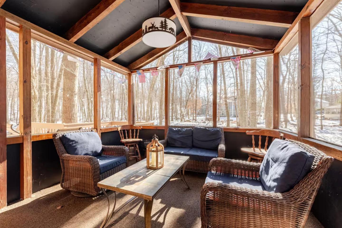Cozy Cabin At Poconos With Hot Tub And Fire Pit อีสต์สเตราด์สเบิร์ก ภายนอก รูปภาพ